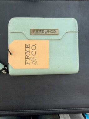 FRYE AND CO. Mint Green Leather Card Wallet with Logo Plaque